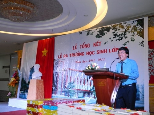Trường iSCHOOL Nha Trang: PHHS chia sẻ trong Lễ trưởng thành cho học sinh khối 12