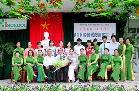 Lời tri ân của Giáo viên gửi tới học sinh khối 12