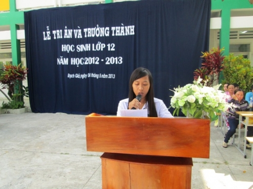 Học sinh iSchool Rạch Giá bày tỏ lòng tri ân trước khi ra trường