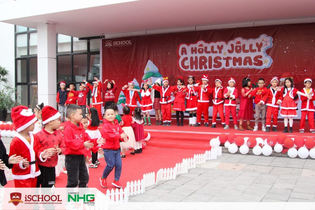 Chương Trình Ngoại Khóa A Jolly Holly Christmas