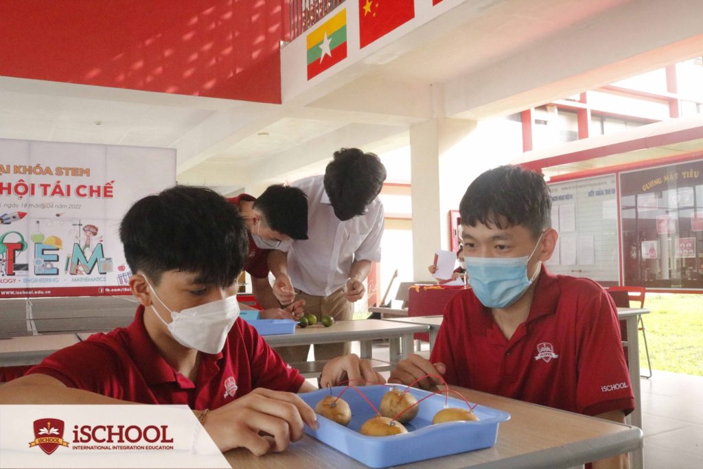 Sôi nổi ngoại khoá STEM – Ngày hội tái chế