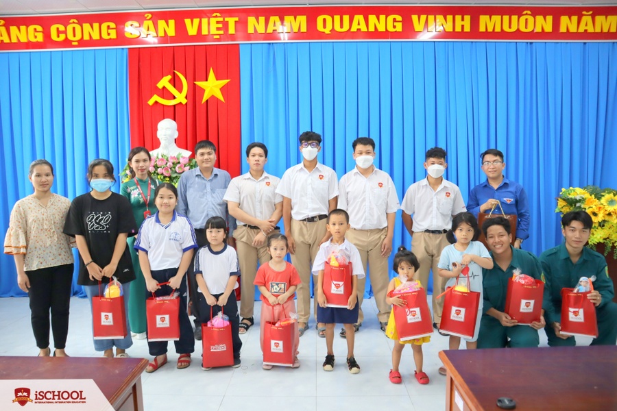 iSCHOOL LONG XUYÊN: ĐỂ MỘT MÙA TẾT TRUNG THU ĐONG ĐẦY YÊU THƯƠNG