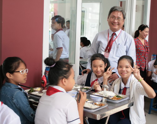 iSchool Nha Trang: Những nụ cười lấp lánh trong ngày đầu bán trú