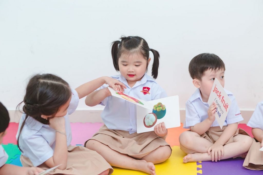 8 cách dạy bé ghép chữ cái tiếng Việt trước khi vào lớp 1