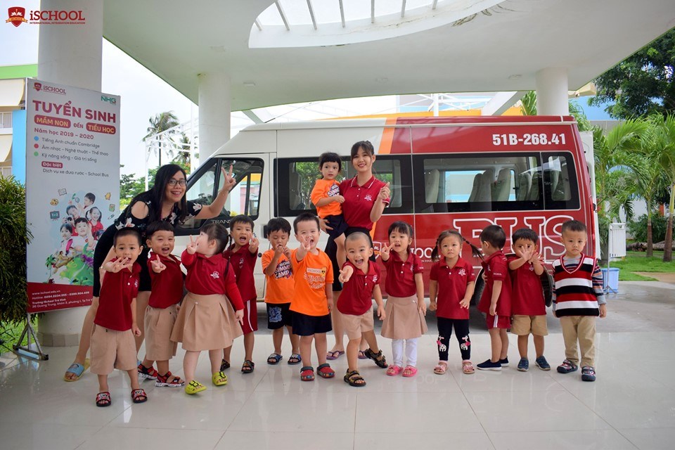 iSchool bus – người bạn đồng hành đầy tin cậy của các iSer