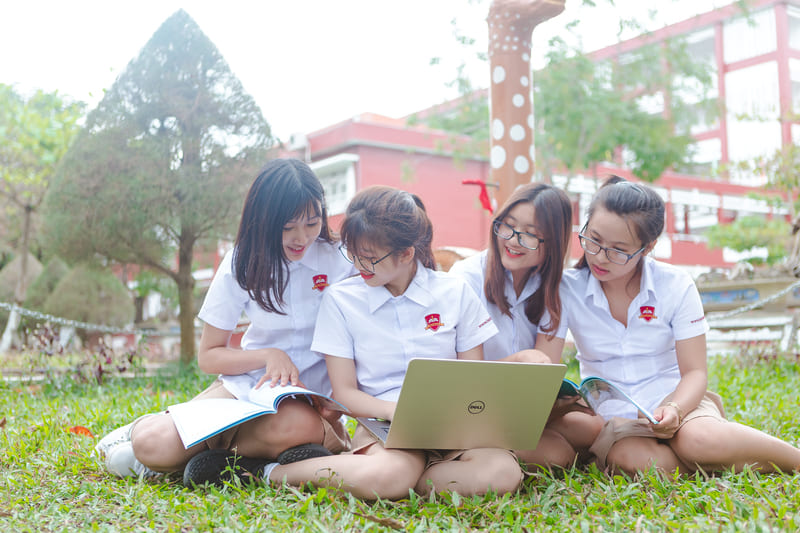 3 CÂU HỎI ĐẶT RA VỀ PHƯƠNG PHÁP GIÁO DỤC NHÂN BẢN