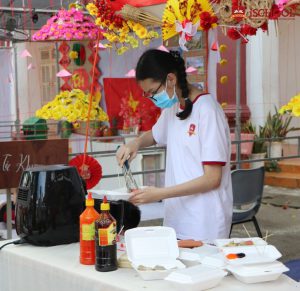 Gian hàng ẩm thực của lớp 7A
