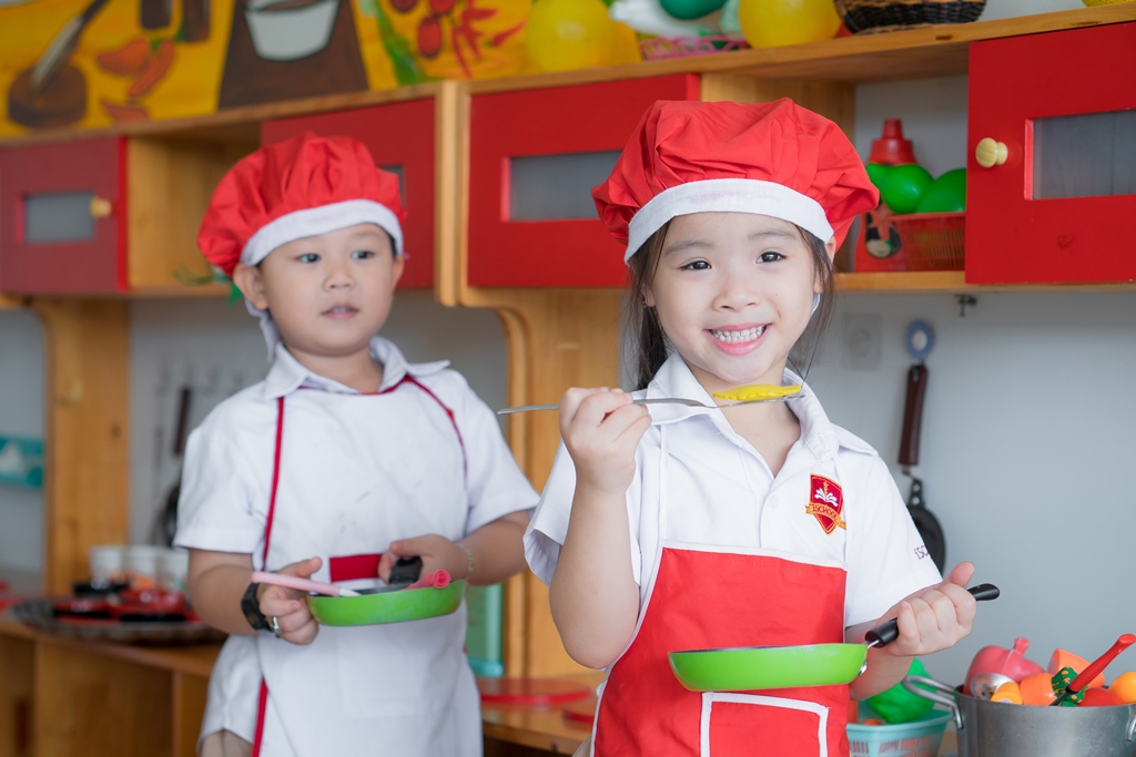 Cùng con vào bếp – Những việc ba mẹ có thể làm cùng với con
