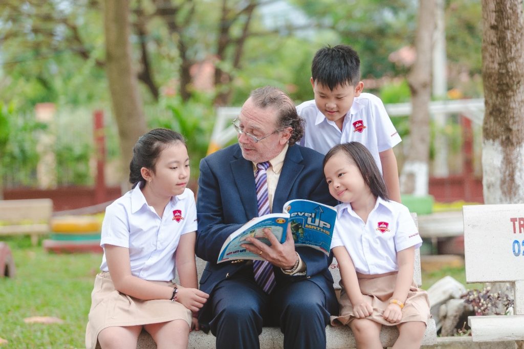 Môi trường học chuẩn hội nhập quốc tế ngày càng thu hút phụ huynh – học sinh.