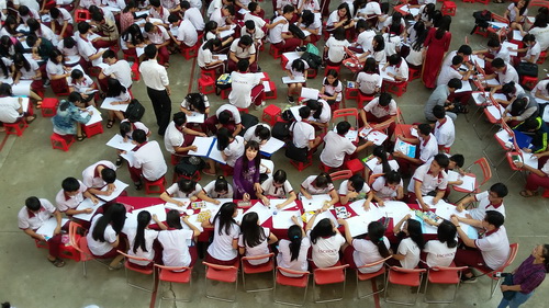 iSchool Nha Trang: Hơn 1000 học sinh vẽ tranh về biển đảo Việt Nam