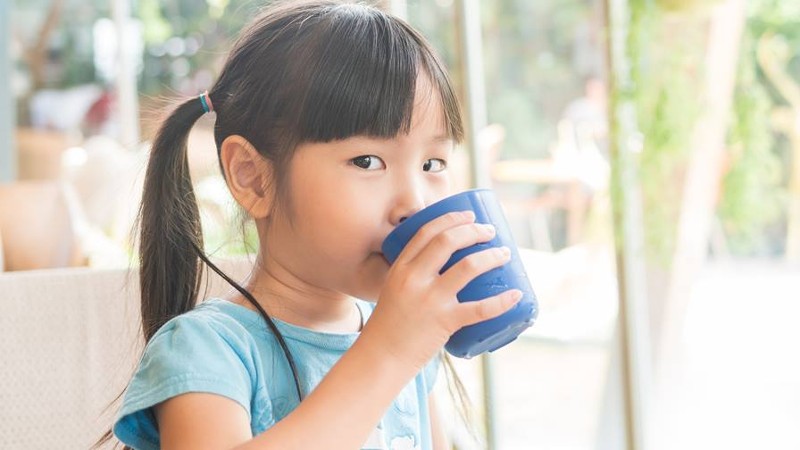 Bổ sung bột để bù nước và chất điện giải