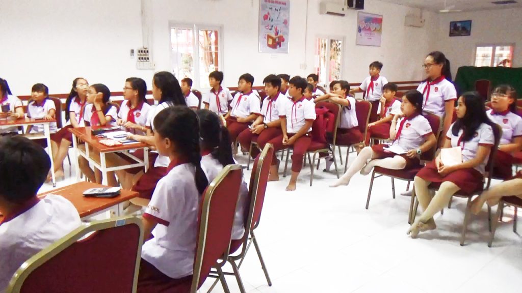 Khán giả tham gia trả lời câu hỏi