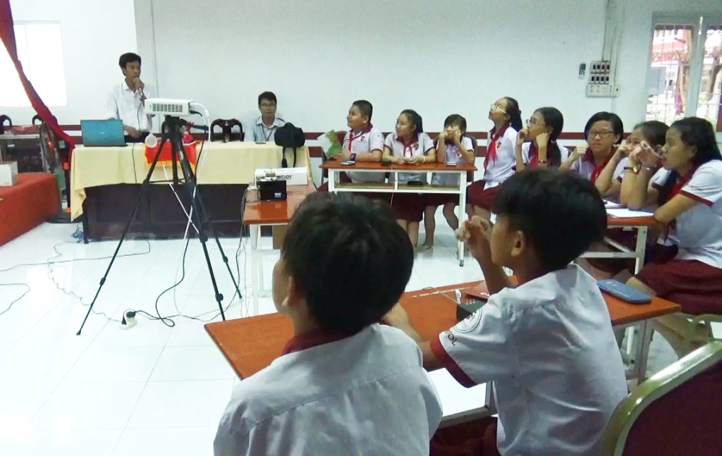 Sinh hoạt CLB Toán iMath chủ đề "Đố vui toán học"