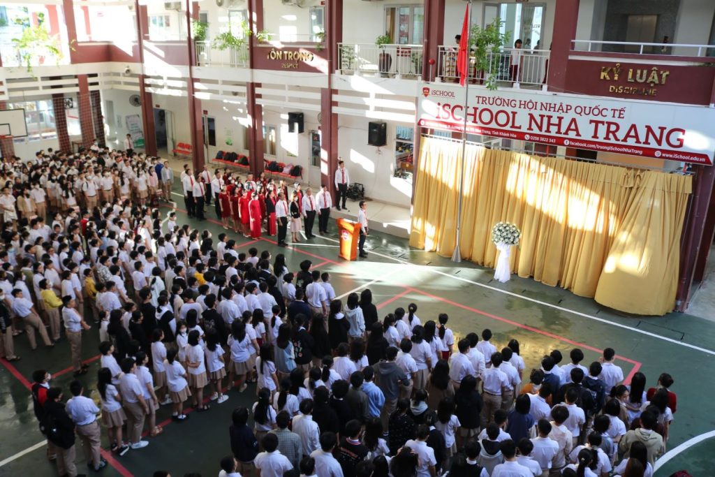 Trường THPT iSCHOOL Nha Trang tổ chức Hội nghị giáo viên – nhân viên năm học 2012 – 2013