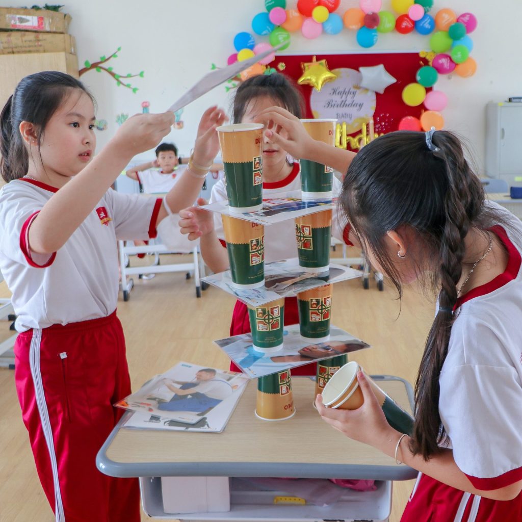 HOẠT ĐỘNG NHÓM – GIÚP HÌNH THÀNH VÀ TRAU DỒI CÁC KỸ NĂNG CƠ BẢN CHO CON
