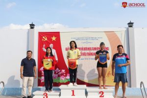 Anh Thy nhận giải Nhì