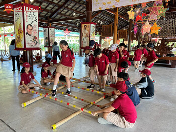iSchool Nha Trang: Trải nghiệm trò chơi dân gian tại Làng nghề Trường Sơn