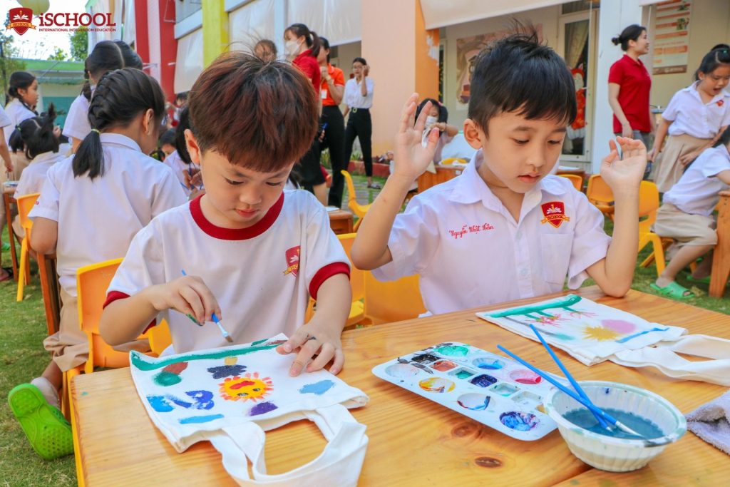 HOẠT ĐỘNG CHÀO MỪNG NGÀY 8-3