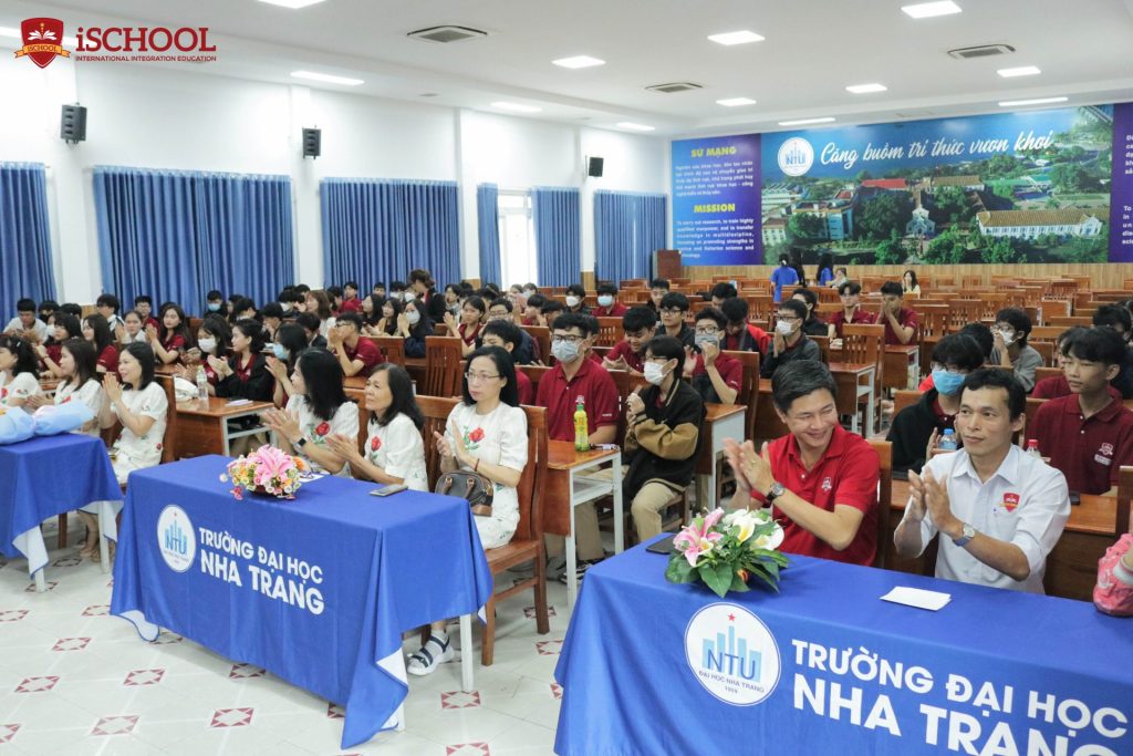 iSchool Nha Trang: iSers tham quan, trải nghiệm tại Viện Công nghệ Sinh học & Môi trường Nha Trang