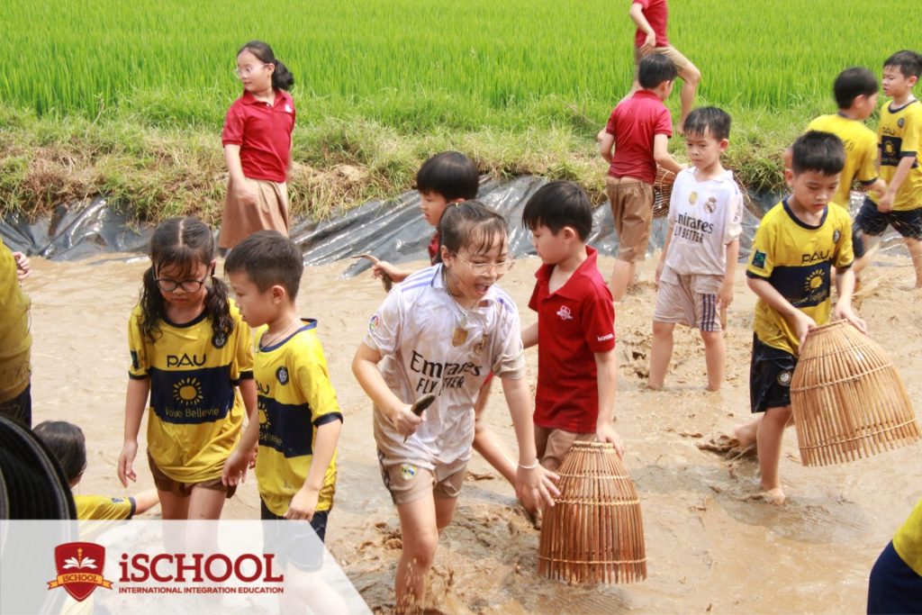Thú vị và bổ ích với trải nghiệm đáng nhớ của iSers Hà Tĩnh tại Thôn trang Liên Nhật