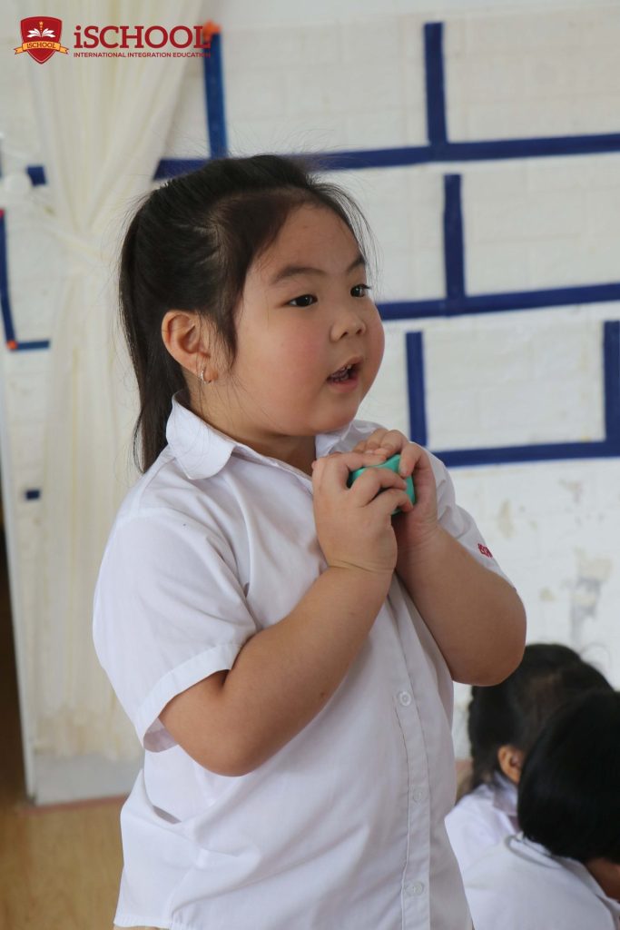 iSCHOOL BẠC LIÊU: NHẬN BIẾT KHỐI VUÔNG, KHỐI CẦU, KHỐI TRỤ, KHỐI CHỮ NHẬT