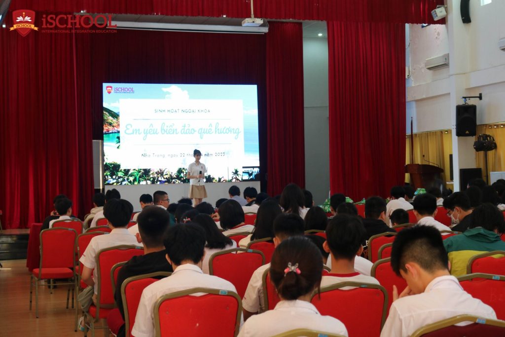 iSchool Nha Trang: Sinh hoạt ngoại khóa “Em yêu biển đảo quê hương”