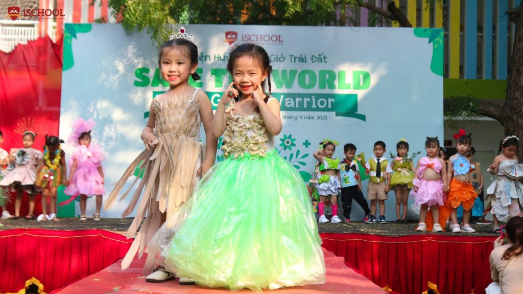 Hưởng ứng Giờ Trái Đất “Save the world – Be a Green Warrior”