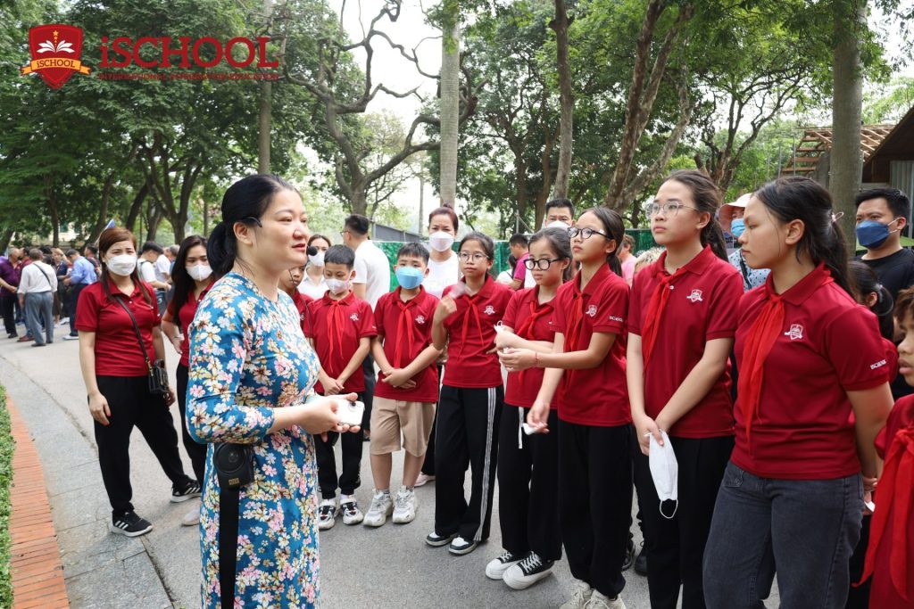 XÚC ĐỘNG VÀ TỰ HÀO TRONG LỄ BÁO CÔNG DÂNG BÁC (KHỐI 3,4 &5)