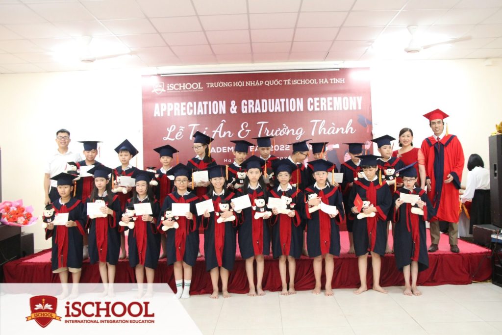 iSchool Hà Tĩnh: Lễ Tri ân và Trưởng thành đầy xúc động của iSers Khối 5