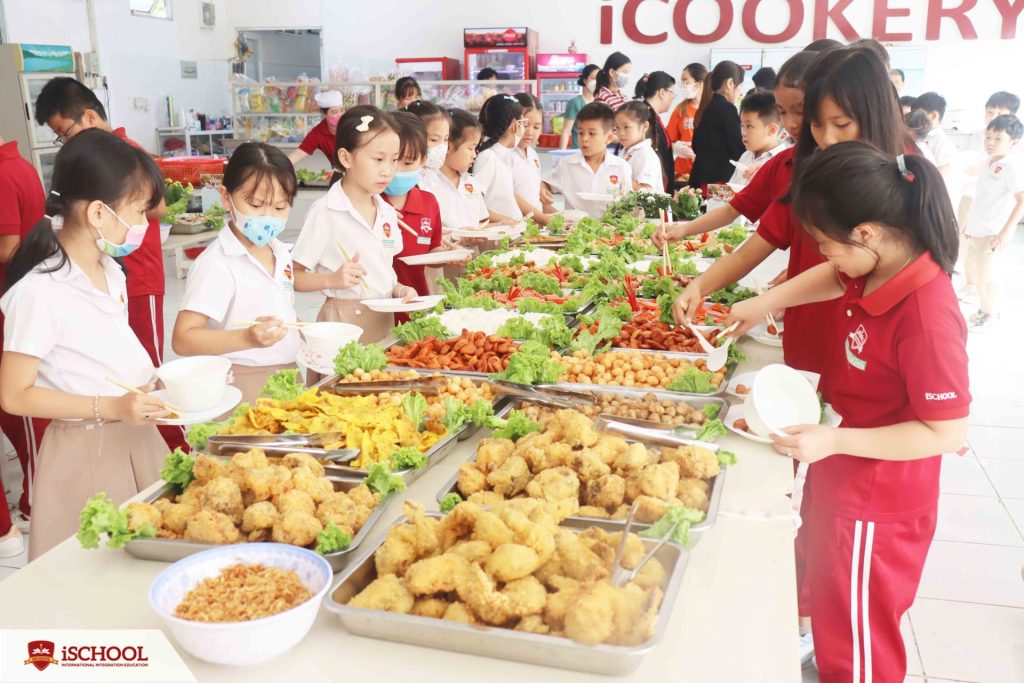 Trường iSchool Long An tổ chức tiệc buffet dành cho học sinh toàn trường
