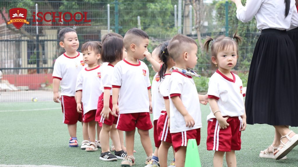 KHỐI NURSERY- PHẦN THI “QUẢ BÓNG VUI NHỘN”