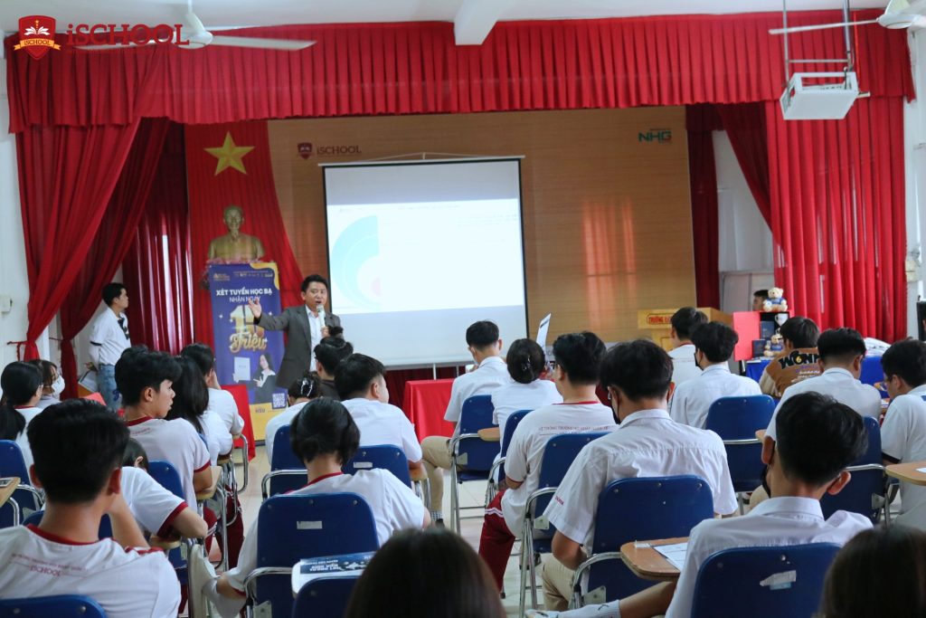 iSERS RẠCH GIÁ THAM GIA CHƯƠNG TRÌNH ĐỊNH HƯỚNG NGHIỆP CÙNG ĐẠI HỌC HOA SEN