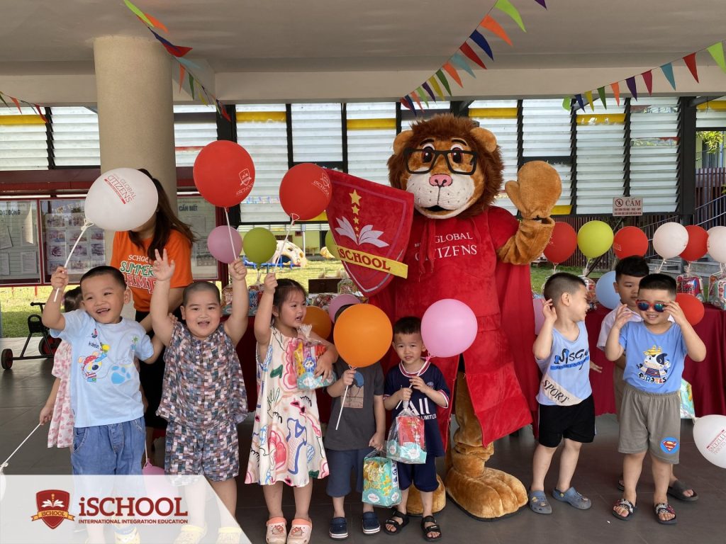 iSers nhí cấp Mầm non iSchool Quảng Trị phấn khởi trong ngày khai giảng Khoá hè