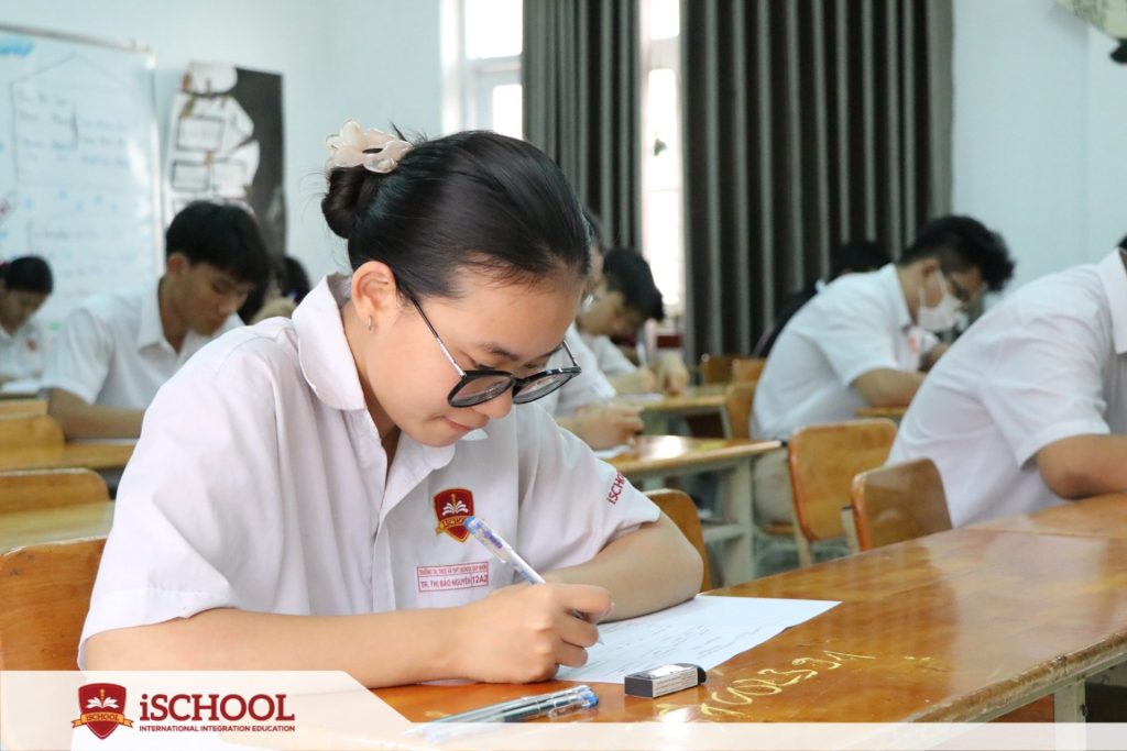 iSCHOOL QUY NHƠN THI THỬ TỐT NGHIỆP THPT NĂM 2023