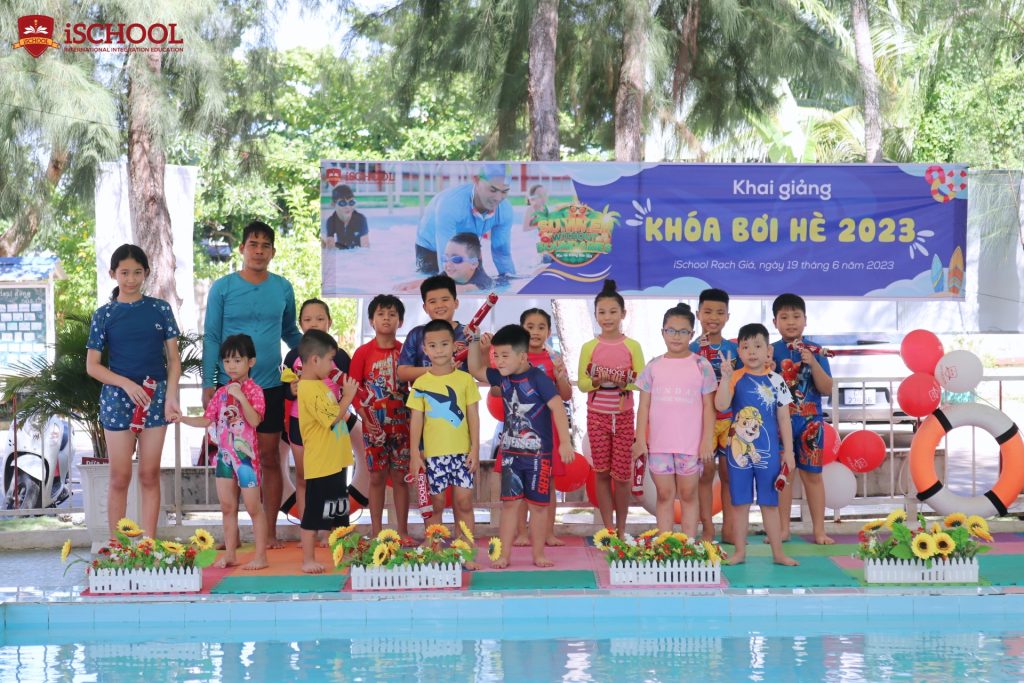 Khởi động khóa bơi hè 2023 tại iSchool Rạch Giá