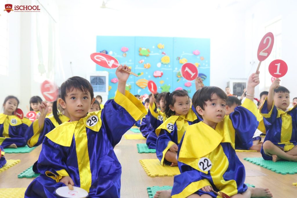 Rung chuông vàng 2023 – Chinh phục ước mơ, bước lên bục vinh quang