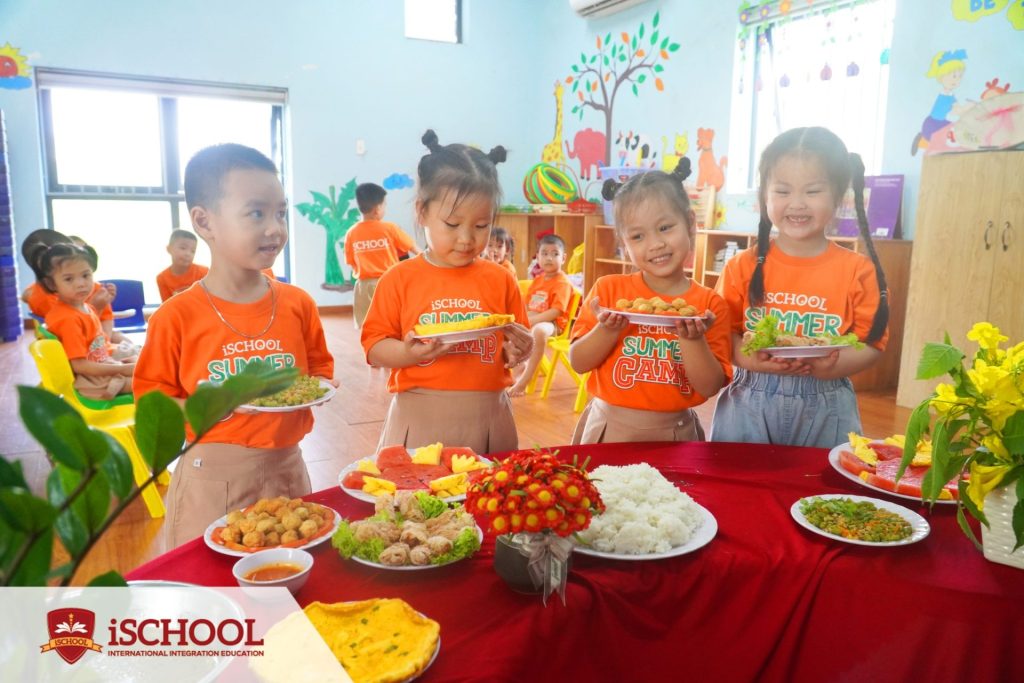 Bữa cơm gia đình- Đậm tình văn hoá Việt