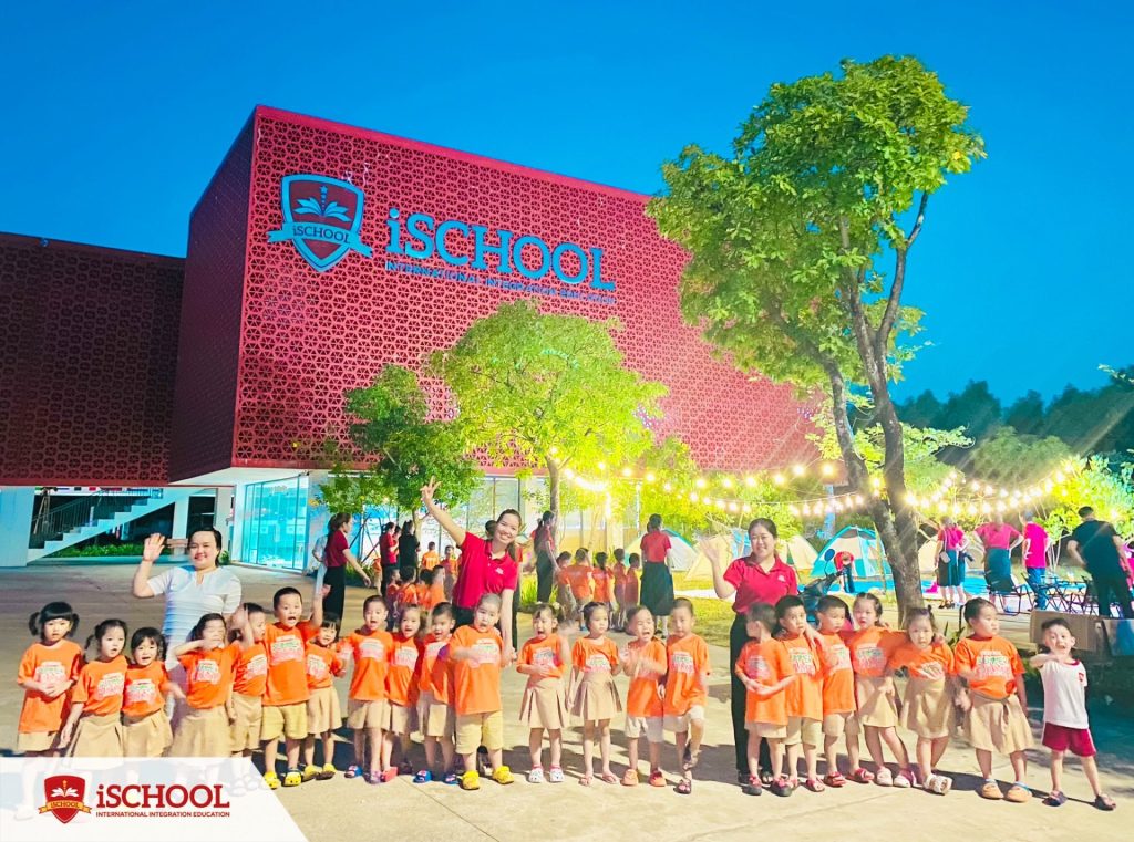 iSchool Quảng Trị – Ấn tượng Đêm hè xa mẹ!