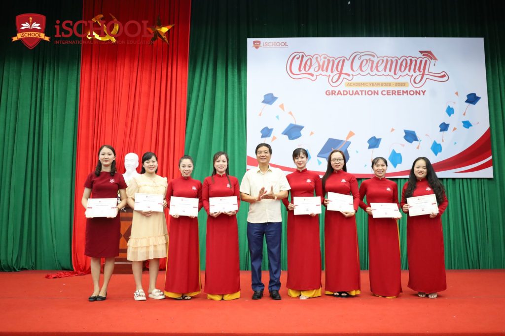 TUYÊN DƯƠNG GIÁO VIÊN HOÀN THÀNH CHƯƠNG TRÌNH ĐÀO TẠO PHÁT TRIỂN CHUYÊN MÔN CẤP HỆ THỐNG