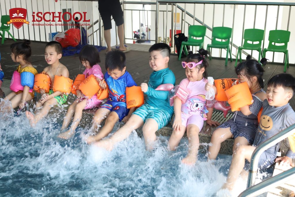 KHUẤY ĐỘNG MÙA HÈ SUMMER CAMP CÙNG HOẠT ĐỘNG BƠI LỘI CỰC VUI!