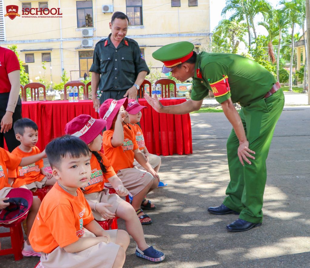 DÃ NGOẠI HÈ KHỐI MẦM NON TẠI TIỂU ĐOÀN CẢNH SÁT CƠ ĐỘNG SỐ 2