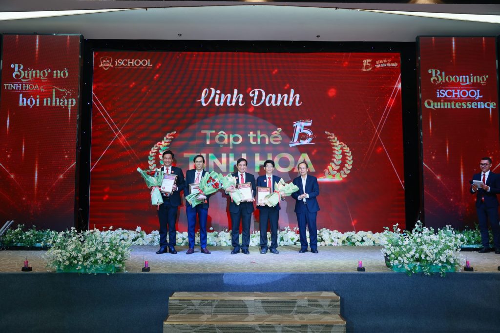 iSchool Hà Tĩnh nhận nhiều giải thưởng tại Lễ kỷ niệm 15 năm thành lập Hệ thống trường HNQT iSchool