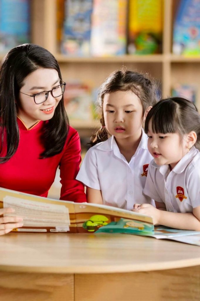 Dạy bé học màu sắc qua hình ảnh