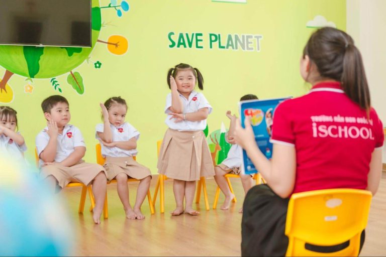 Tạo môi trường giao tiếp lành mạnh cho trẻ