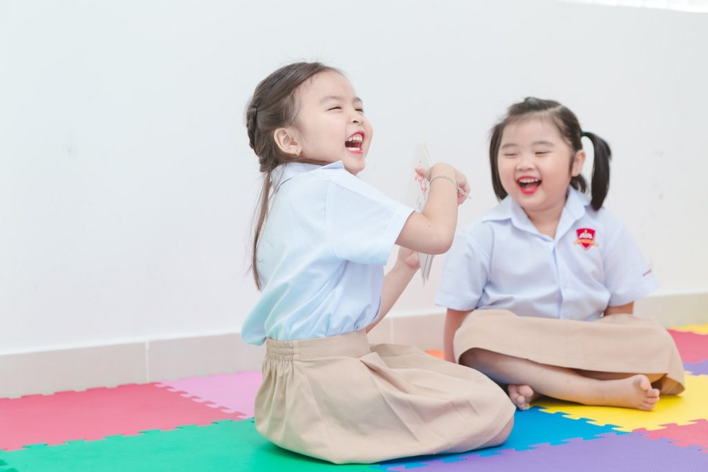 Kỹ năng giao tiếp là gì? 7 cách để giao tiếp thông minh, khéo léo