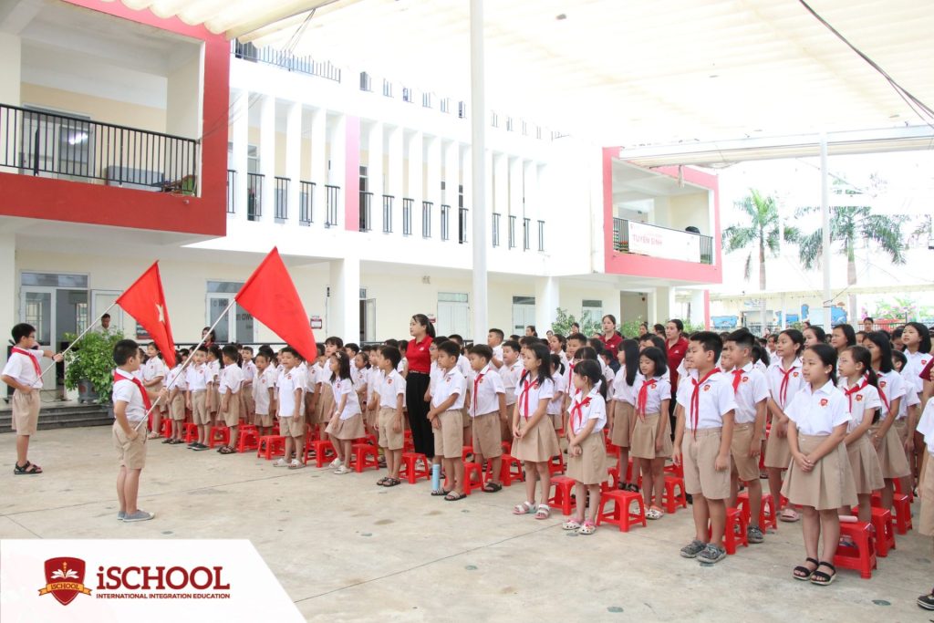 Buổi chào cờ đầu tiên của năm học mới 2023-2024