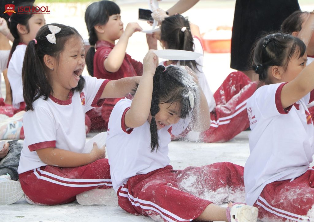 SỨC NÓNG CỦA BACK TO SCHOOL VẪN CHƯA HẠ NHIỆT