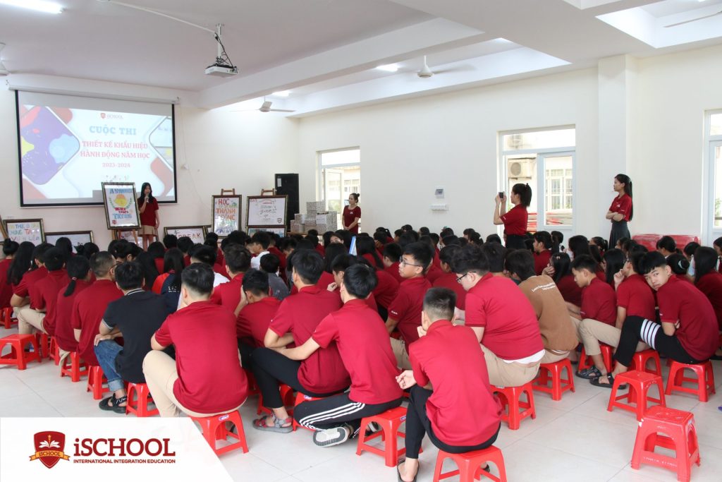 Thiết kế khẩu hiệu hành động của năm học