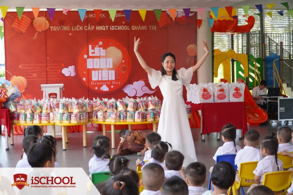 iSCHOOL QUẢNG TRỊ: NÁO NỨC TẾT ĐOÀN VIÊN 2023
