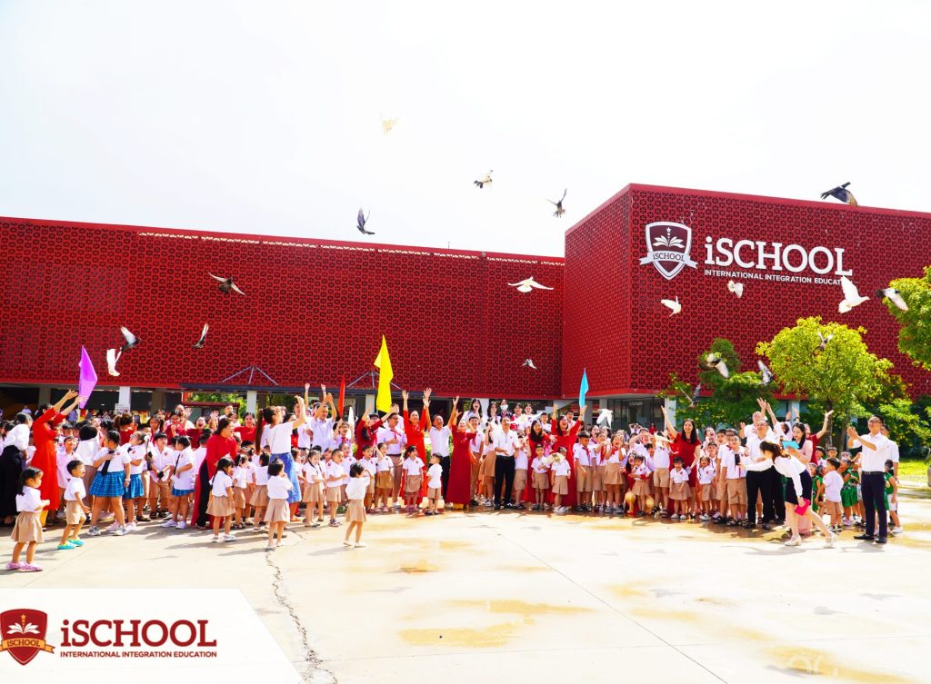 iSCHOOL QUẢNG TRỊ: HÂN HOAN KHAI GIẢNG NĂM HỌC MỚI 2023 – 2024!!